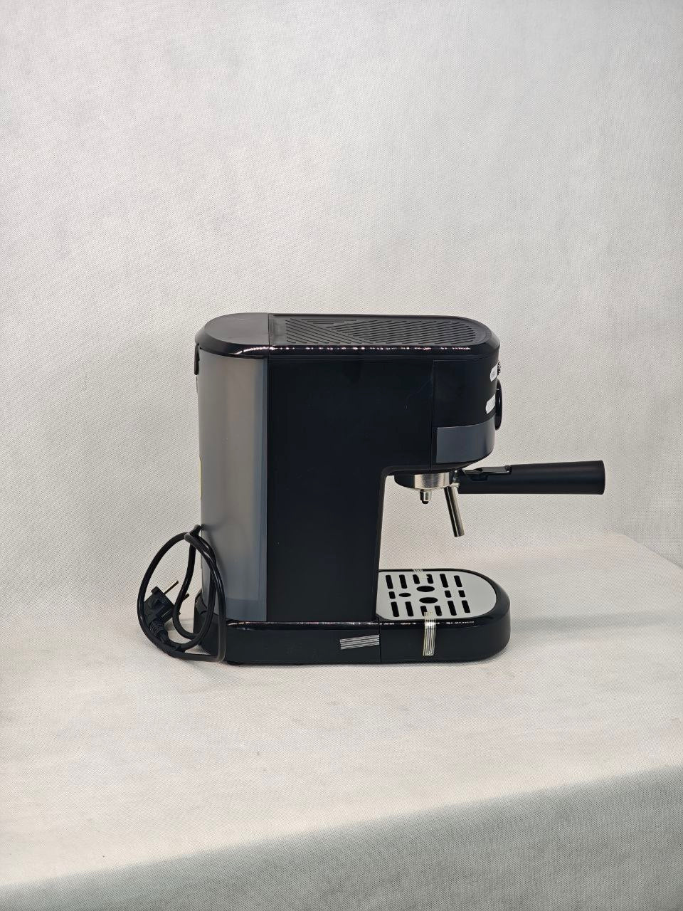 8837c9c5fd3017ff41faae4bf408ffb6